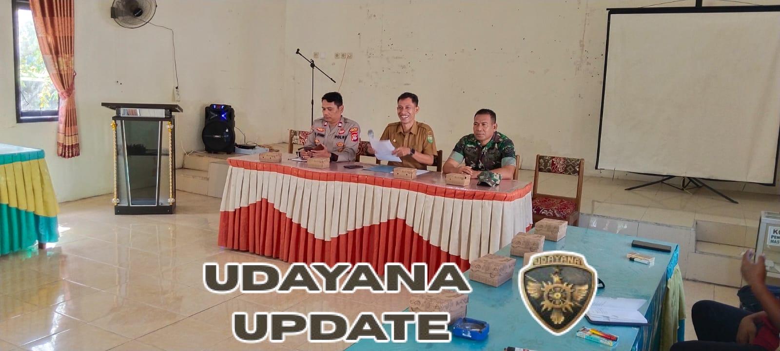 Serma Rustam Wakili Danramil Lunyuk dalam Rapat Panitia HUT RI di Kecamatan Lunyuk