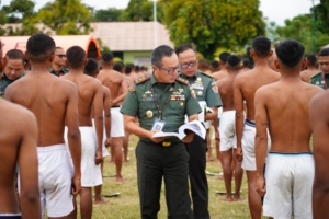 Pangdam IX/Udayana Pimpin Sidang Pantukhir Calon Prajurit Tamtama  TNI AD di Buleleng
