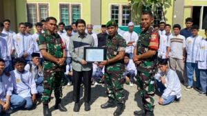 Koramil 1614-01 Dompu Tanamkan Wasbang dan Disiplin Pelajar Lewat PBB