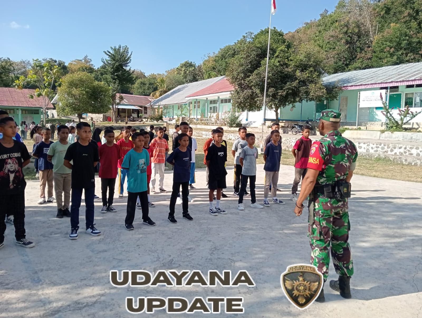 Babinsa Koramil 1602-04/Maurole Latih PBB Siswa-Siswi SMPN 1 Maurole, Wujudkan Generasi Disiplin dan Cinta Tanah Air