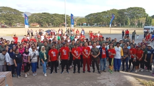 Babinsa Koramil 1625-05/Aesesa Meriahkan Olahraga Bersama HUT ke-63 Bank NTT di Danga