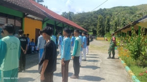 Koramil 1607-04/Alas Latih Calon Paskibraka SMA Negeri 1 Alas