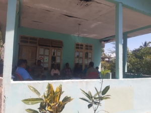 Babinsa Koramil 1603-04/Kewapante Ciptakan Keakraban dengan Warga Binaan Melalui Komsos.