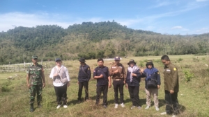 Tim Kementerian Pertanian RI Tinjau Lahan Bera di Desa Lamuntet, Babinsa Koramil 01/Taliwang Dampingi Monitoring.