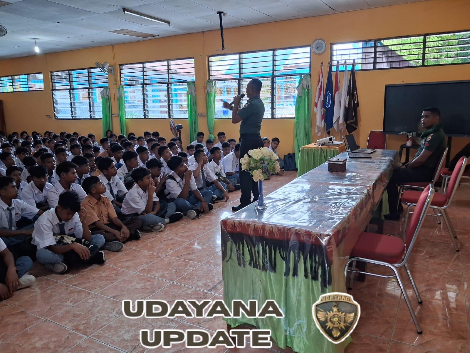 Danramil 1601-05/Waingapu Berikan Materi Wawasan Kebangsaan Kepada Siswa-Siswi SMK Dalam Masa MPLS