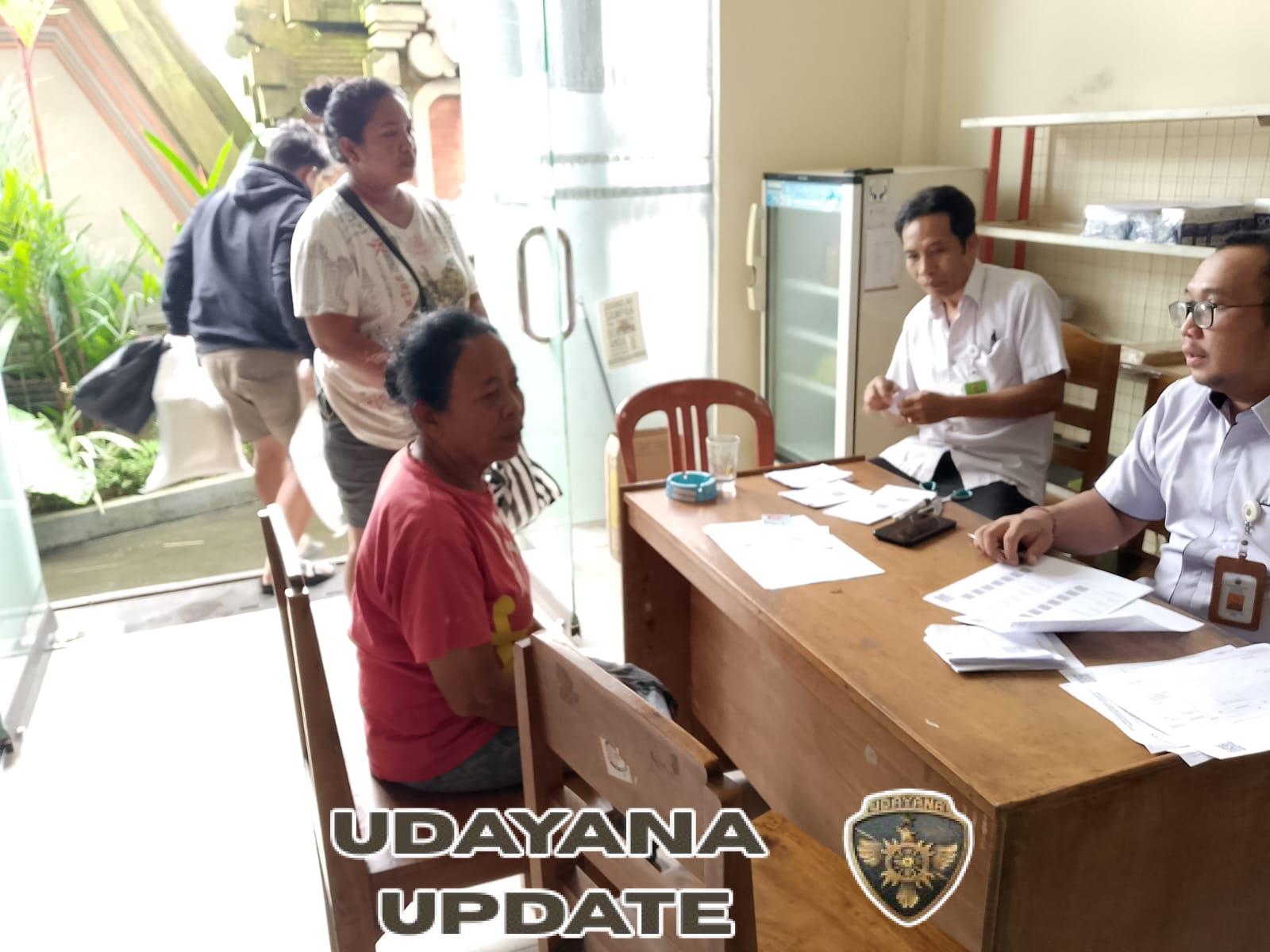 Babinsa Ubud Pastikan Bantuan Beras CBP Tersalur Aman dan Tepat Sasaran di Desa Kedewatan