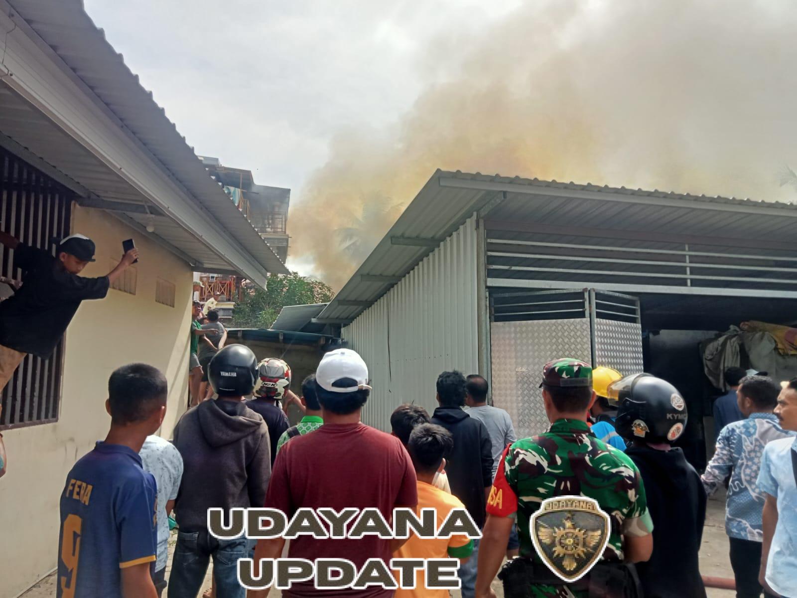 Koramil 1608-03 Sape Sigap Tangani Kebakaran Besar