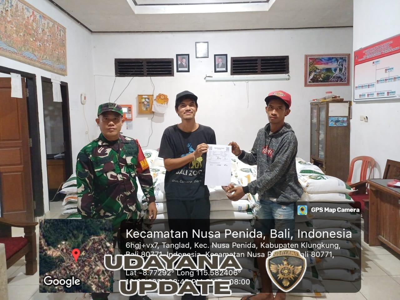 Babinsa Koramil 1610-04/Nusa Penida Amankan Distribusi BPB 2025