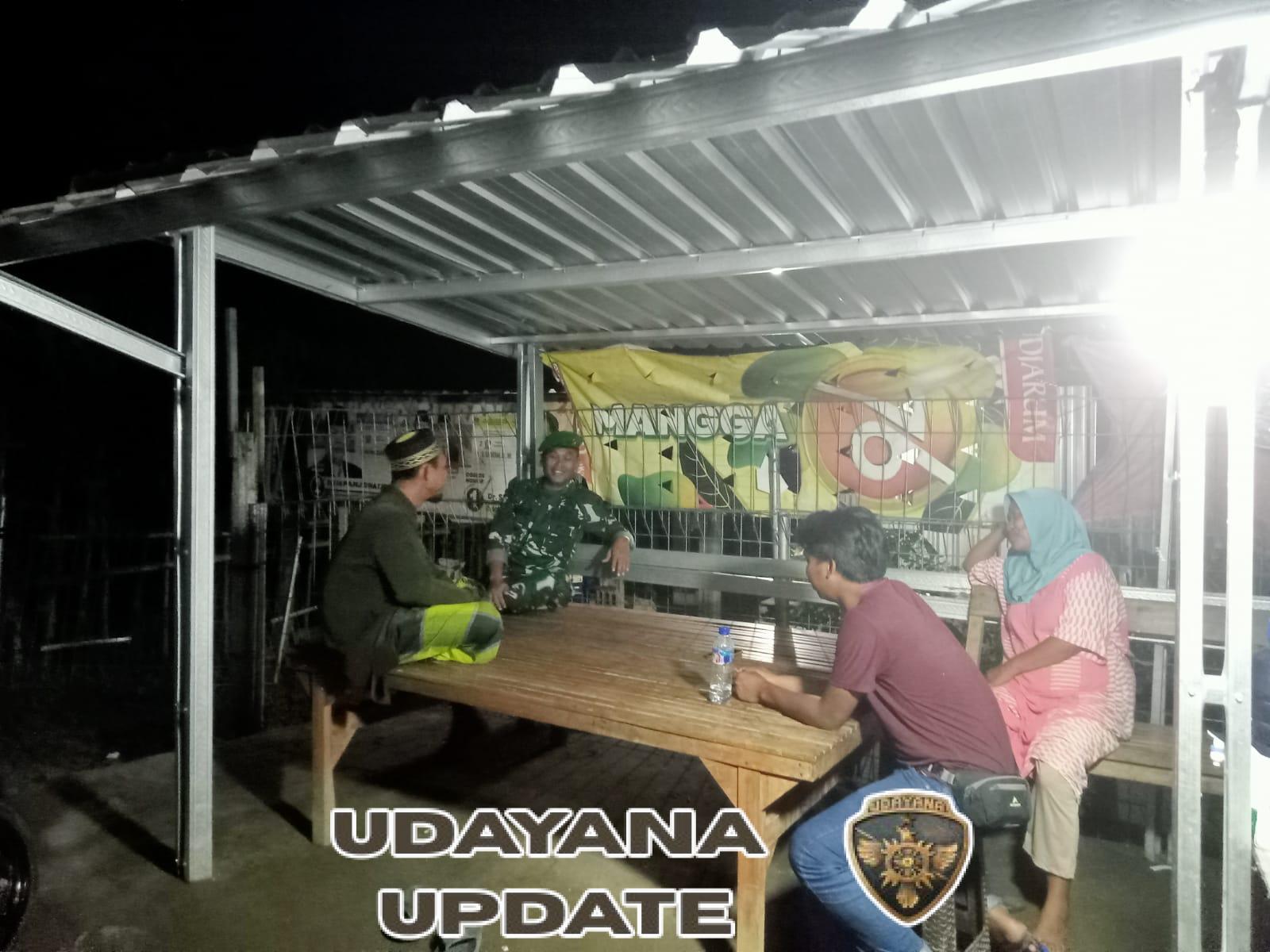 Patroli Malam Koramil 1628-04/Poto Tano, Serda Nurdin Himbau Warga Jaga Keamanan Lingkungan