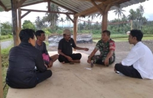 Sertu Makbul Imbau Petani Jual Hasil Panen ke Bulog Demi Ketahanan Pangan