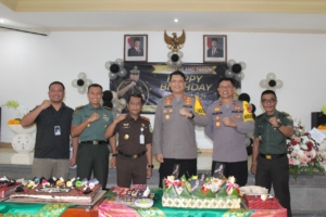 Dandim 1619/Tabanan Beri Ucapan Selamat Ulang Tahun ke Kepala Kejaksaan Negeri Tabanan