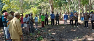 Babinsa Koramil 1618-04/Bisel Hadiri Pengukuran Tanah Milik Keuskupan Atambua di Desa Keun