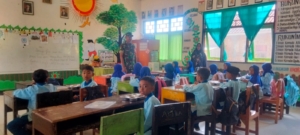Babinsa Tepas Dampingi Program Makan Bergizi Gratis di SDN 2