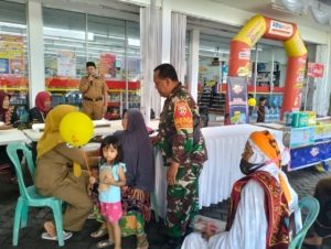 Babinsa Monitoring Pelaksanaan Posyandu Oleh PKM Puyung Di Sukarara