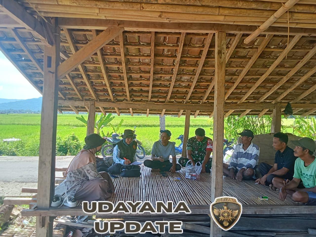 Babinsa Koramil 1628-01 Intensifkan Komsos dan Monitoring di Sapugara Bree