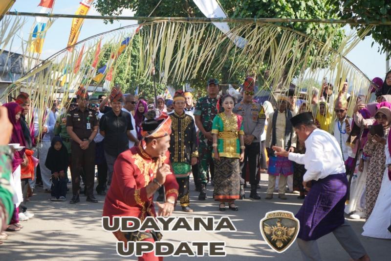 Dandim 1628/SB Hadiri Pawai Budaya dan Pembukaan Pagelaran Sandeka Dilao’ 2025 di Labuan Lalar