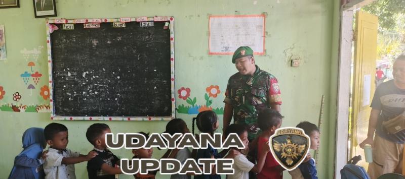 TNI Peduli Gizi Anak, Babinsa Ende Bagikan Makanan Sehat di Sekolah