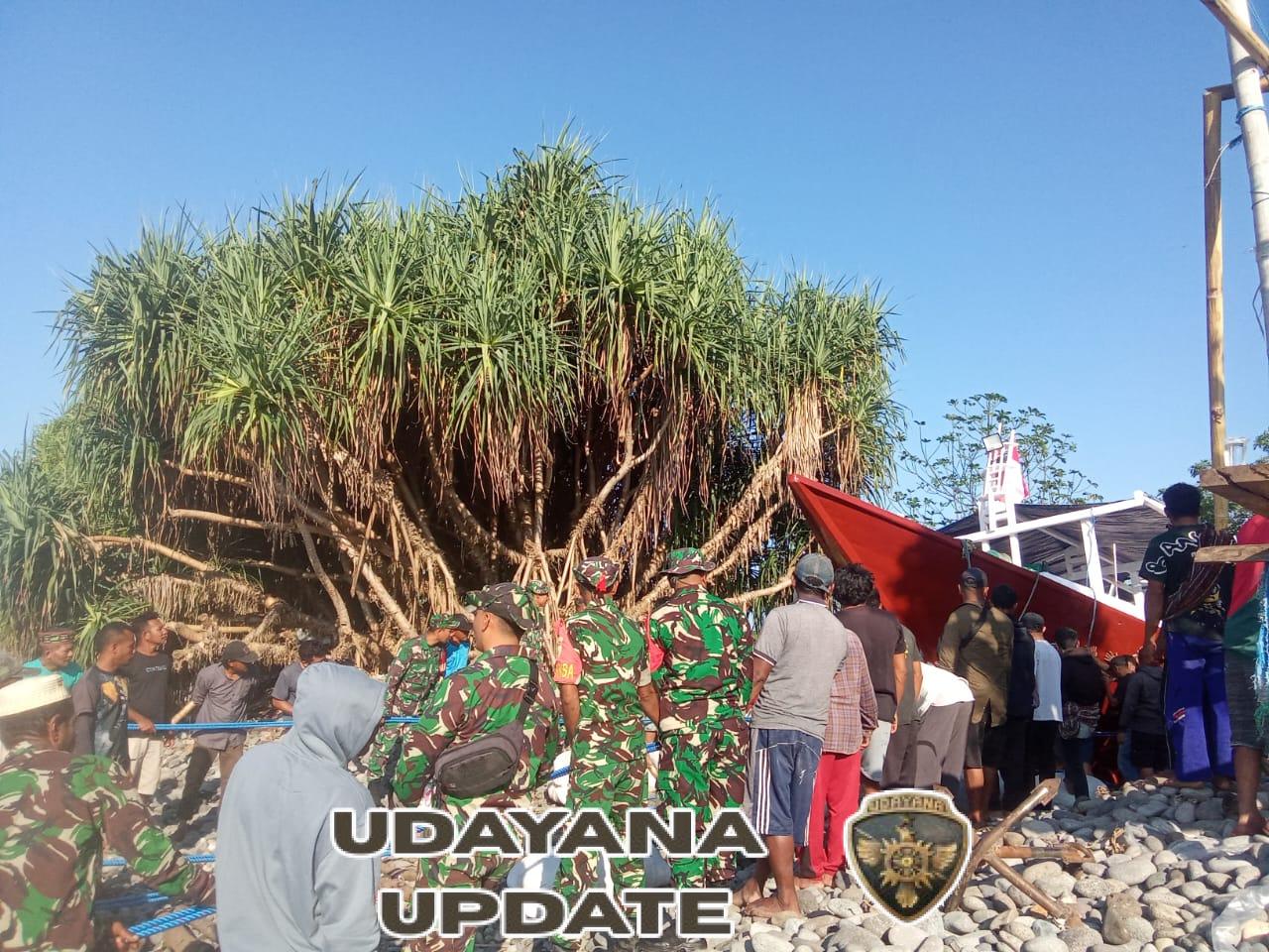 TNI Bersama Rakyat: Koramil Satar Mese Aktif Bantu Nelayan Lokal