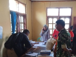 Koramil Reok Dukung Ketahanan Pangan Lewat Pendampingan Penyaluran Hanpangan 2025