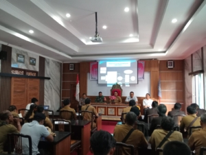 Babinsa Bukian Hadiri Penyuluhan Hukum, Tegaskan Komitmen Cegah Korupsi Dana Desa
