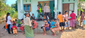 Poskesdes Manubelon Gelar PMT, Babinsa Turut Hadir