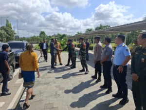 Satgas Pamtas RI-RDTL Yonif 741/GN Pos Motamasin Hadiri Kegiatan Audensi Bersama Consulate Timor Leste di PLBN Motamasin.