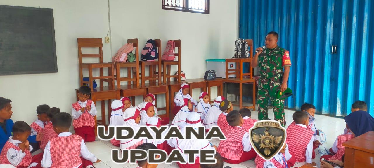 Babinsa Koramil Dawan Beri Pelatihan Disiplin Di MI Bahrul Ulum Desa Kampung Kusamba
