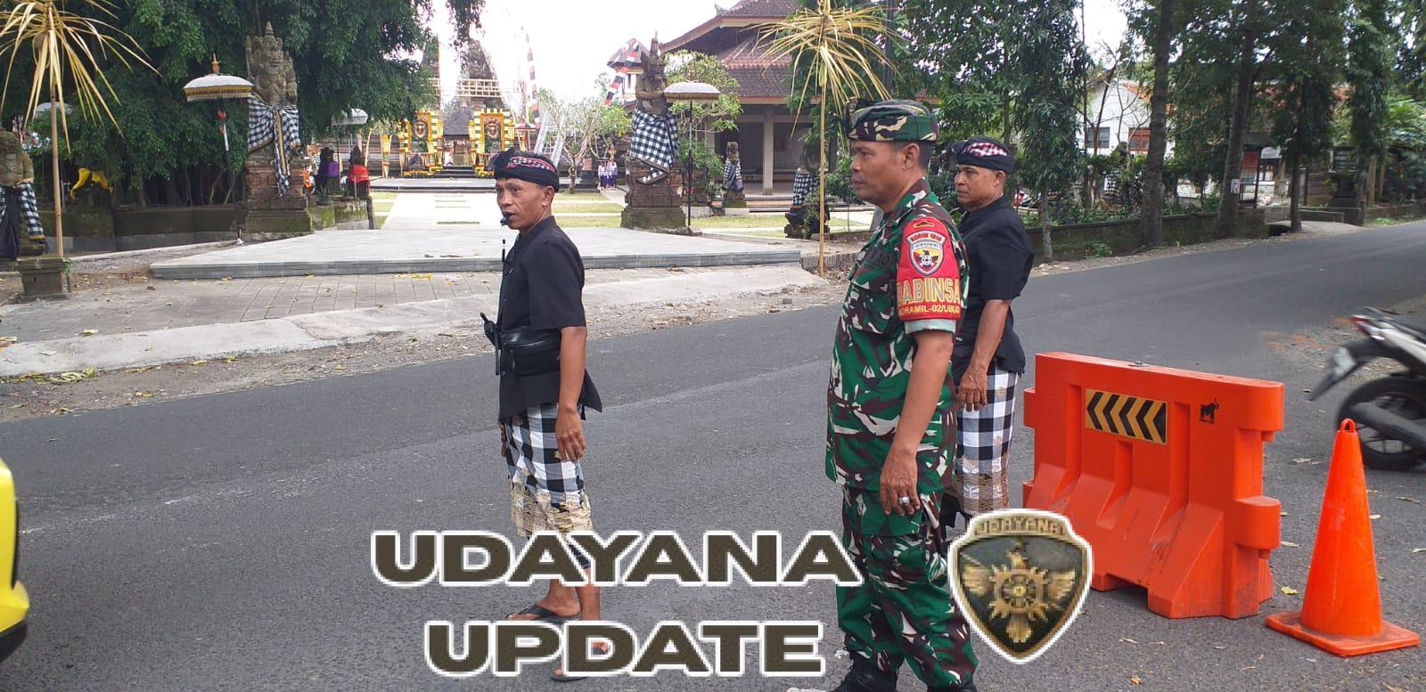 Babinsa Sayan Kawal Ketertiban Upacara Adat Piodalan di Pura Dalem Gede