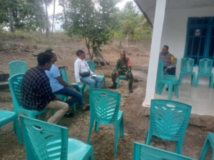 Babinsa Sertu Silvester Berek Koramil 01/Ba’a Hadiri Rapat Mundes Dalam Rangka Penyusunan RKP Desa Tahun 2026