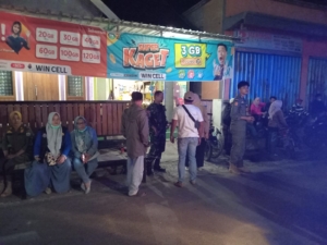 Babinsa Sampir Gelar Patroli Pencarian Anjing Rabies di Taliwang