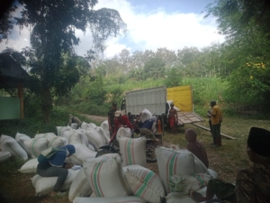 Sinergi TNI dan Bulog, Serap Hasil Panen Petani Dompu