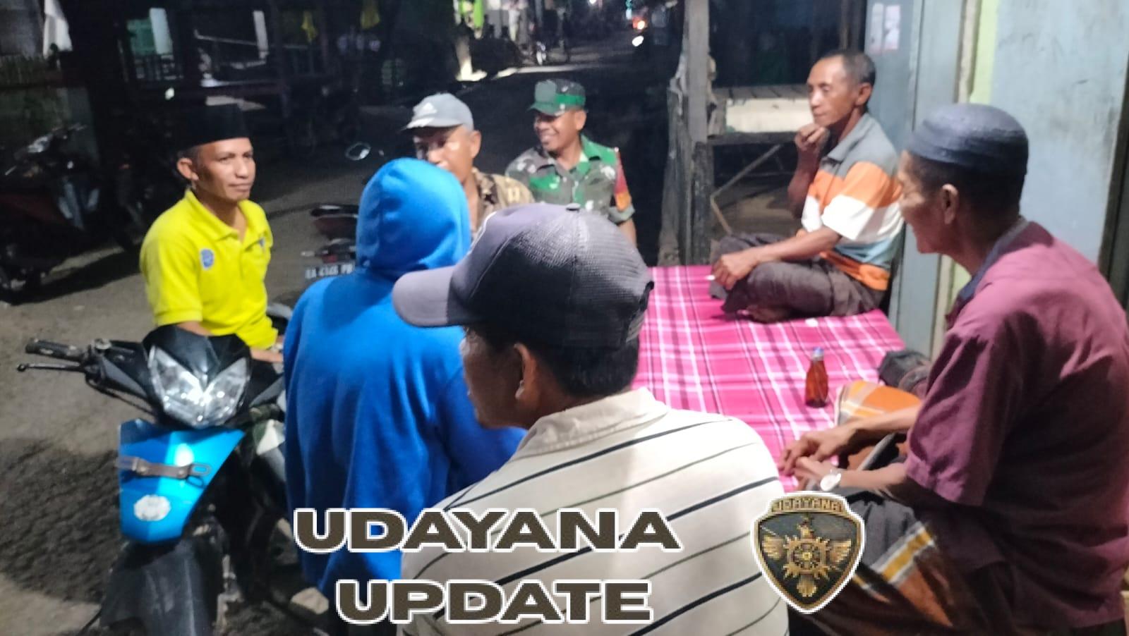 Babinsa Koramil Hu’u Gencarkan Ronda Malam Demi Lingkungan Kondusif