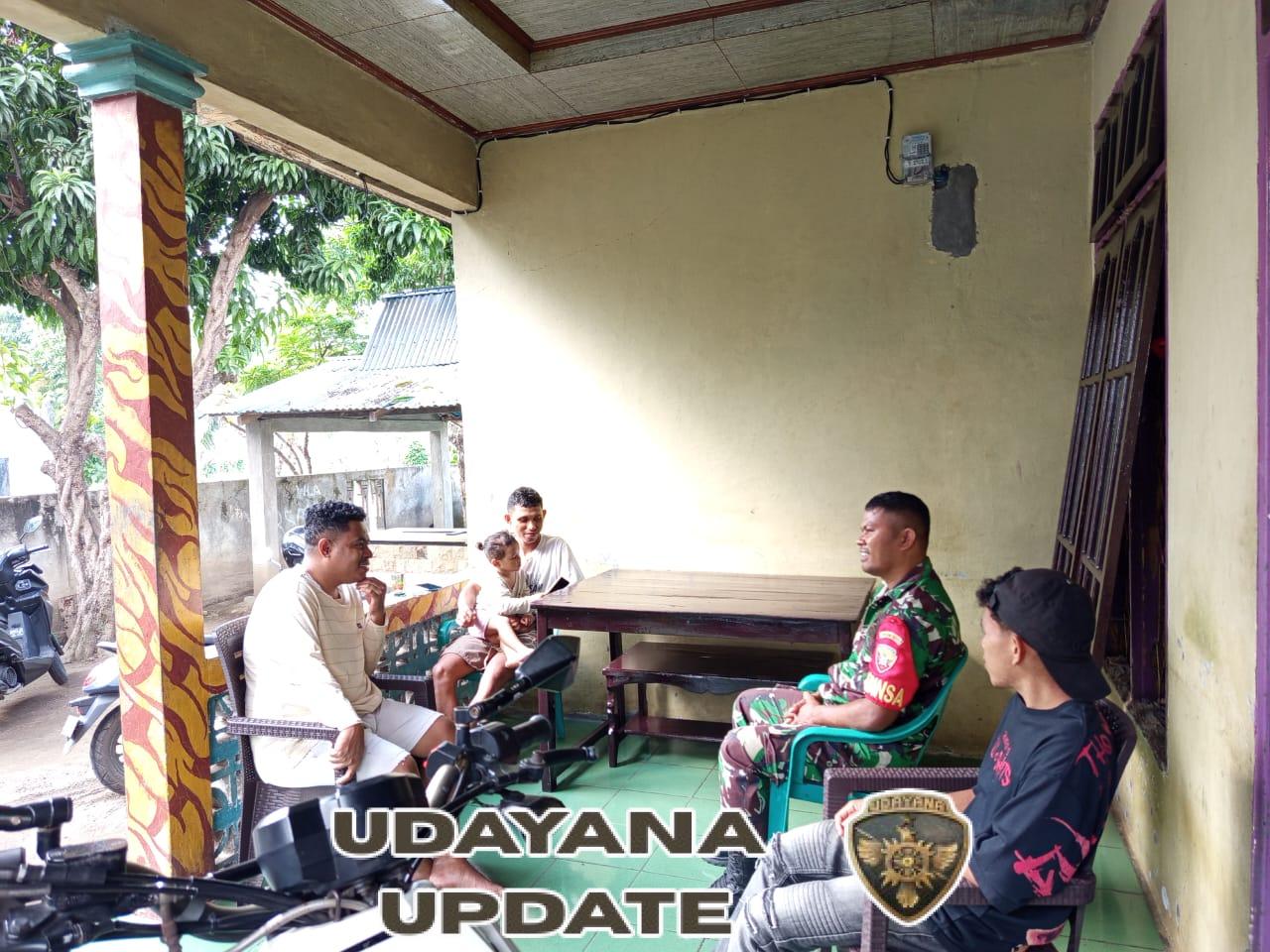 Pemantauan Wilayah dan Komsos, Babinsa Detusoko Pastikan Keamanan Desa Aelipo