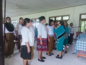 Babinsa Hadir, Pelantikan TP PKK Woe Wutu dan Ketua Posyandu Se-Kecamatan Nangaroro Berlangsung Khidmat