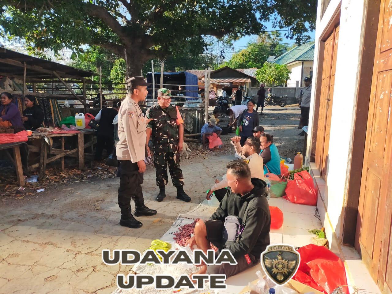 Jalin Komunikasi Babinsa Komsos Dengan Pedagang di Pasar