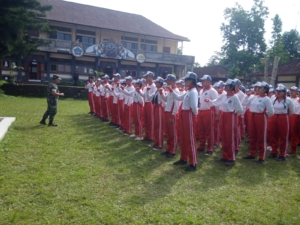 Babinsa Masuk Sekolah, Kenalkan Nilai-Nilai Kebangsaan Kepada Siswa