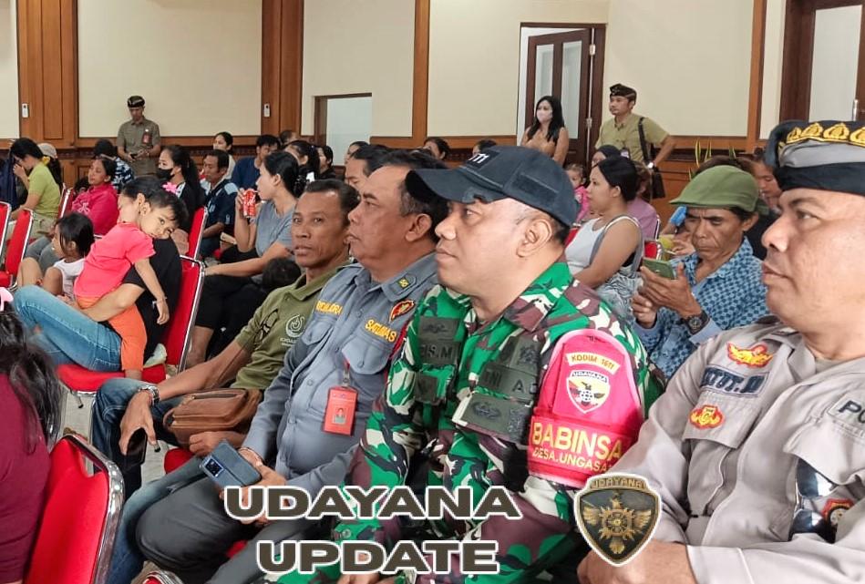 Babinsa Atensi Pemberian Paket Olahan Ikan, Cegah Stunting pada Masyarakat
