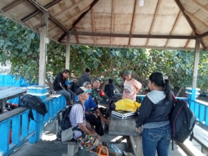 Kuatkan Kemanunggalan TNI-Rakyat, Babinsa Sambangi Warga Mautapaga