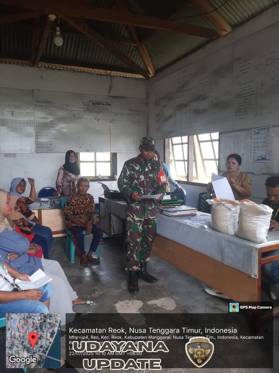 Babinsa Koramil Reok Aktif Dampingi Masyarakat Terima Bantuan Ketahanan Pangan