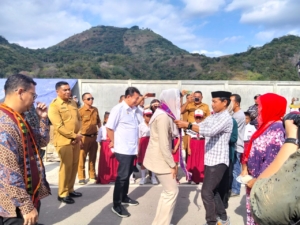 Kunjungan Wakil Menteri Perdagangan di Komodo, Babinsa Sertu Hurman Pastikan Keamanan dan Kelancaran Acara