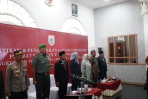 Dandim 1628/Sumbawa Barat Hadiri Pelantikan dan Pengambilan Sumpah Jabatan Pejabat Pimpinan Tinggi Pratama Lingkup Pemda KSB