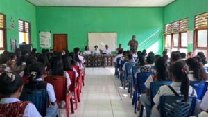 Pasiter Kodim 1627/Rote Ndao Dampingi SPPI Sosialisasi di Sekolah