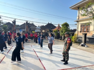 Babinsa Tohpati Dampingi Senam Dan Pemeriksaan Kesehatan Lansia