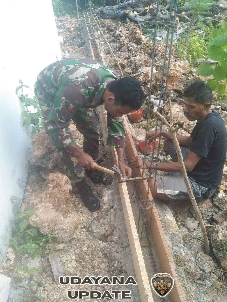 Bantu Buat Pondasi Rumah Babinsa Jalin Keakraban Dengan Warga Binaan