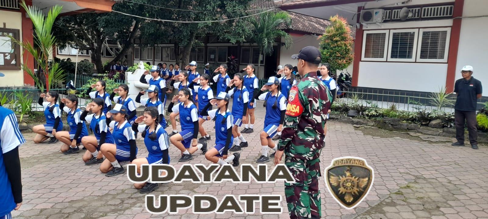 Babinsa 1623-05/Manggis latihkan PBB siswa-siswi SMPN 3 Manggis.