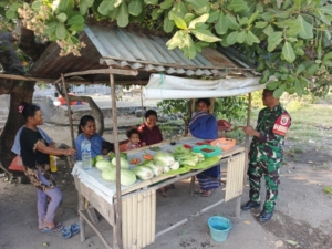 Babinsa Kodim 1602/Ende Jalin Sinergi dengan Masyarakat Melalui Komsos Rutin