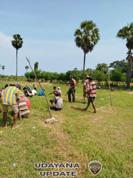 Sinergi Babinsa dan Warga Kolabe Bangun Desa Bersama