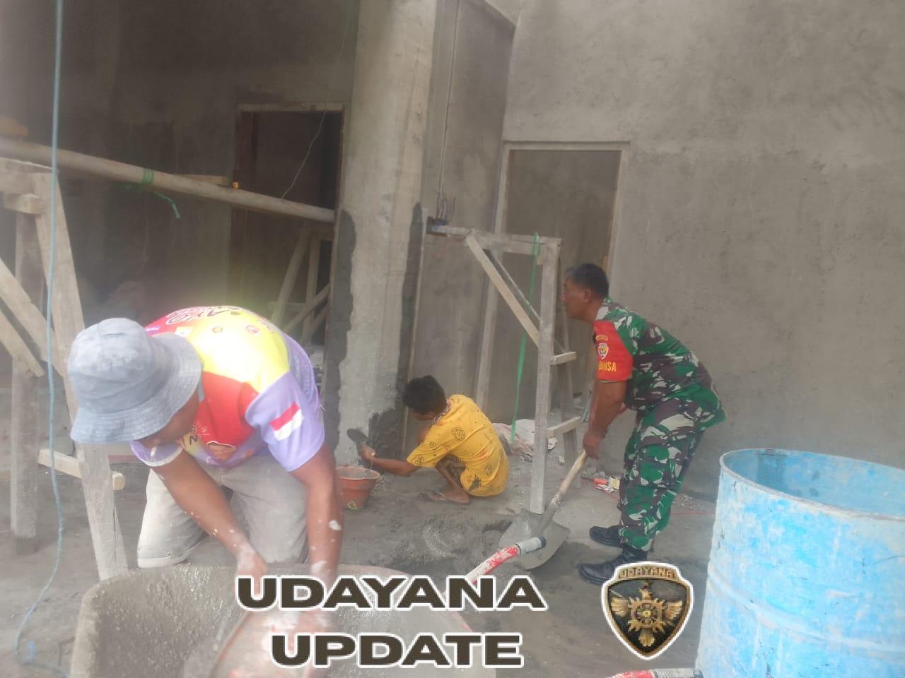 Perkuat Kemanunggalan, Babinsa Kodim 1602/Ende Gotong Royong Bersama Masyarakat Randotoda