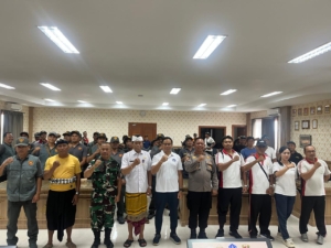 Babinsa Jungutbatu Dampingi Posyandu Balita Di Dusun Kelod