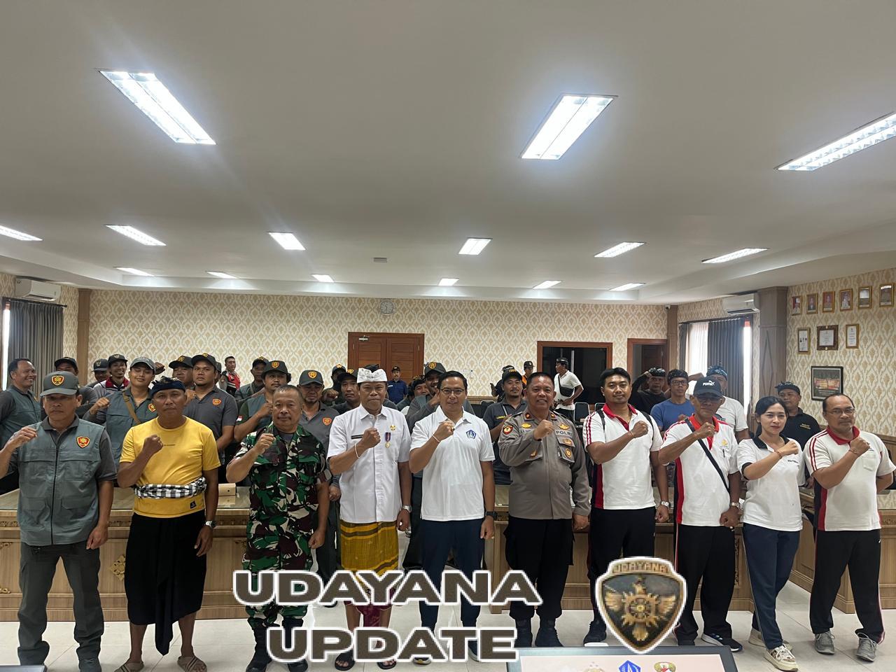 Babinsa Jungutbatu Dampingi Posyandu Balita Di Dusun Kelod